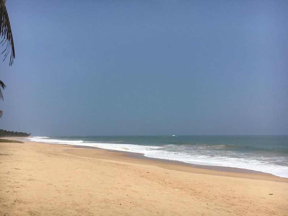 Фото Akwidaa Inn