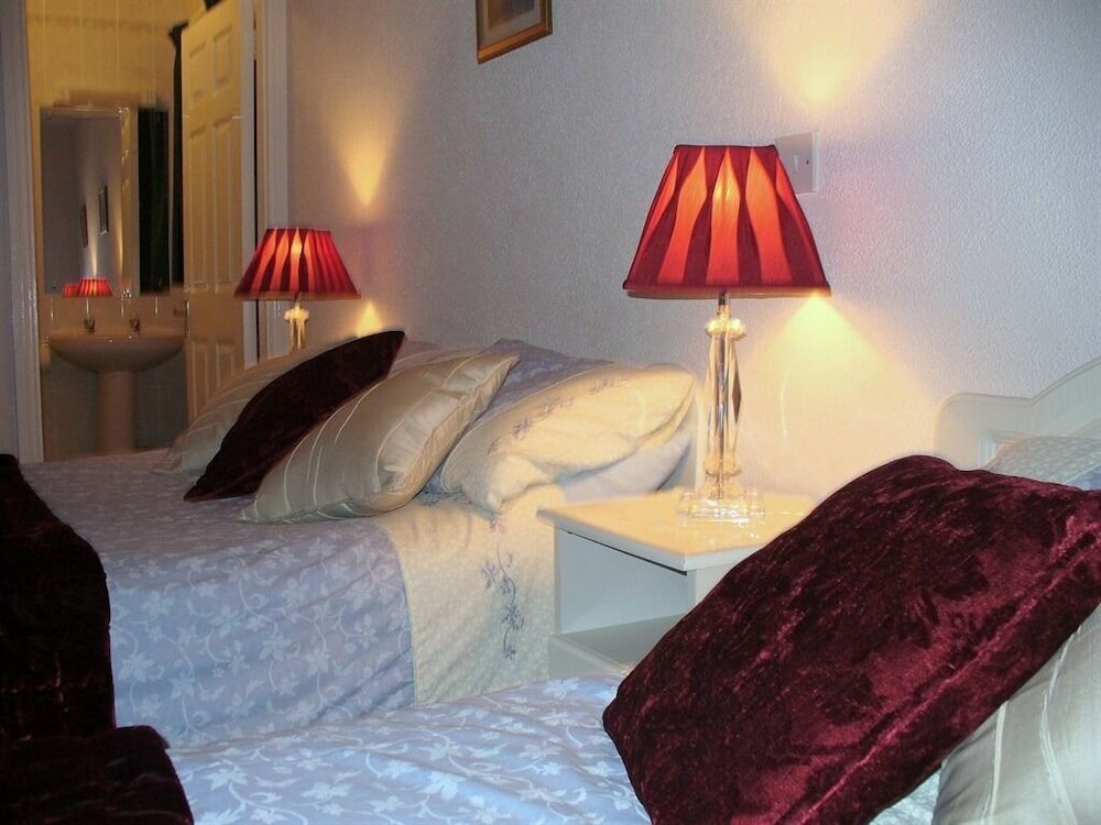 Фото The Waterfront House Country Home