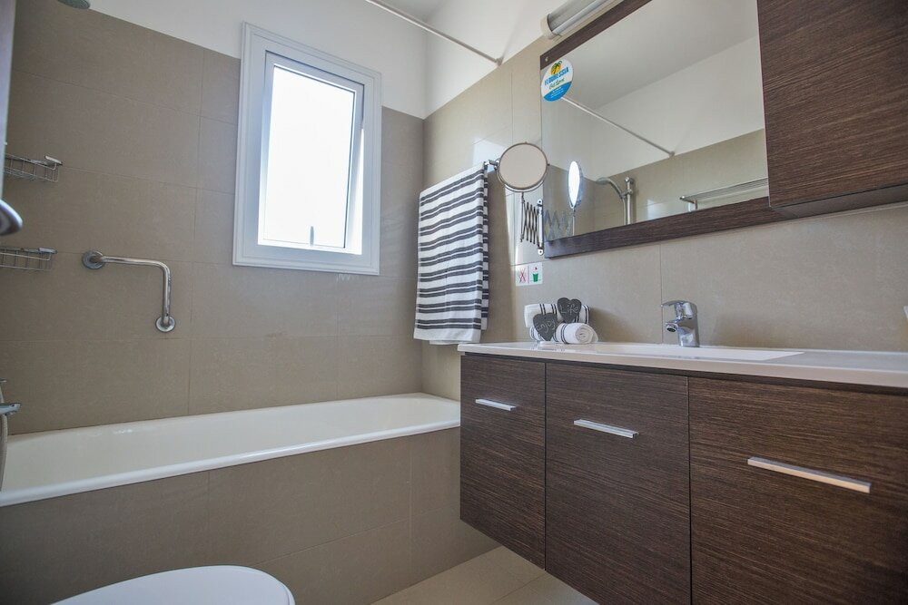 Фото Flouressia Gardens