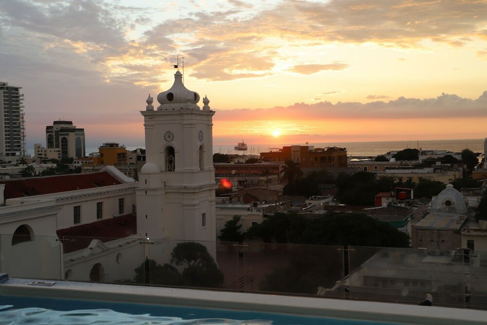 Фото Hotel Catedral Plaza