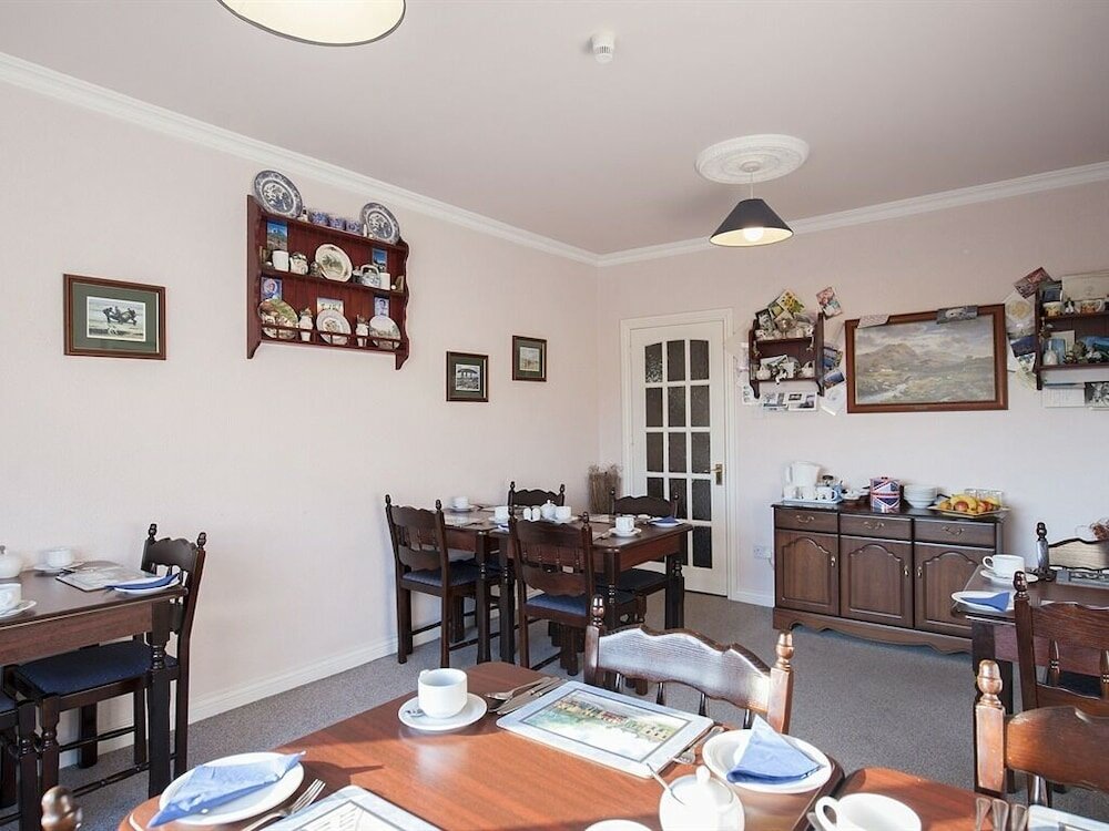 Фото The Waterfront House Country Home