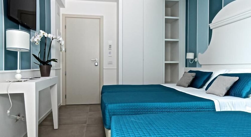 Фото Hotel Ambassador