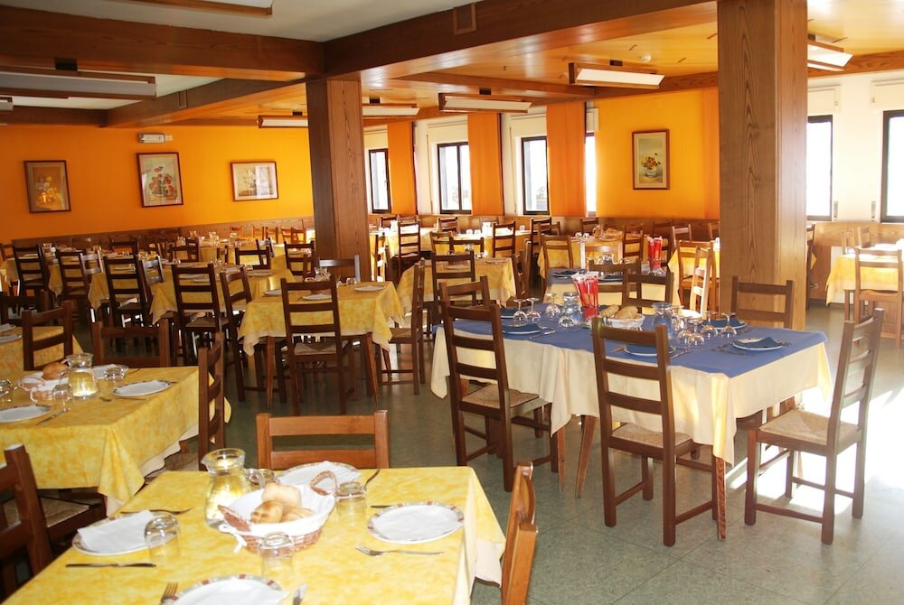 Фото Hotel Bucaneve