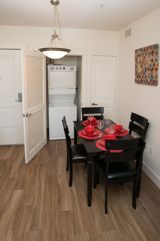 Фото Glendon Apartments