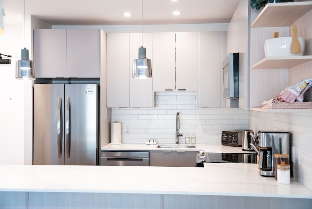 Фото Drop In Condo by Revelstoke Vacations