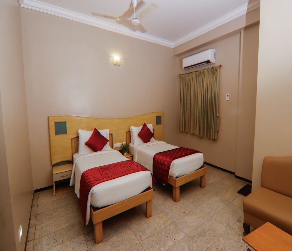 Фото Hotel Vinayaga Excellency Tiruppur