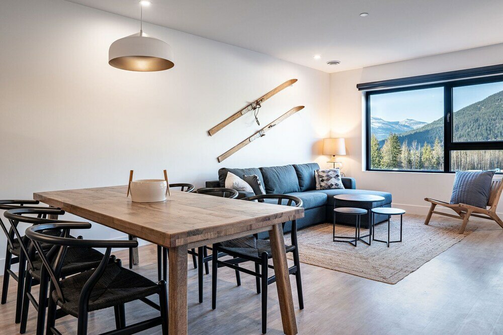 Фото Drop In Condo by Revelstoke Vacations