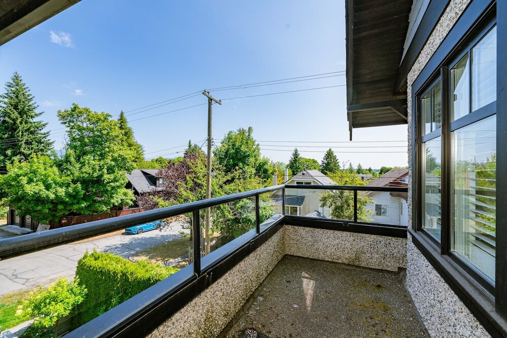 Фото Elegant & Cozy Escape West Vancouver