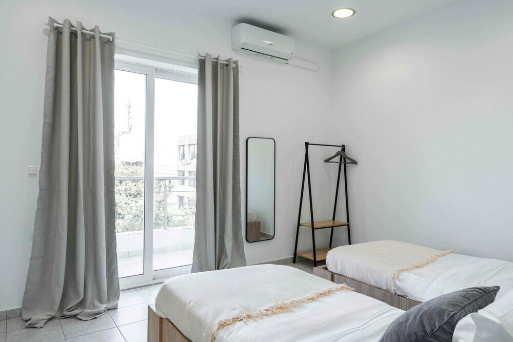 Фото Phaedrus Living Heraklion City View Flat