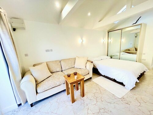 Апартаменты Stunning 1-bed Studio in Greenford в Лондоне
