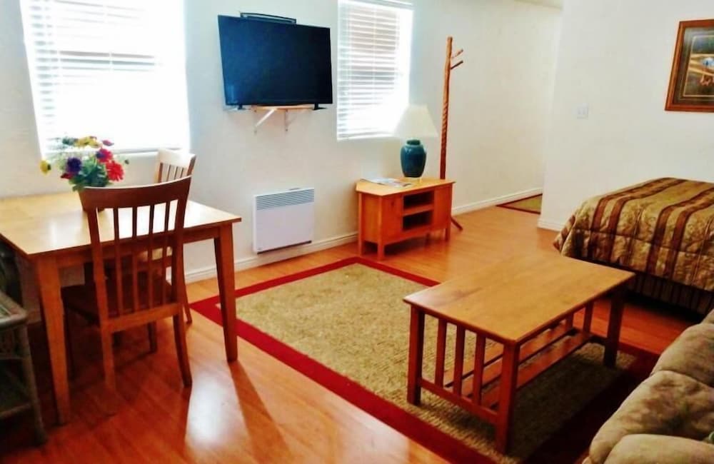 Фото Egm Cabins & Apartments