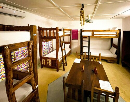 Гостиница Shoki Shoki Hostel Stone Town в Занзибаре