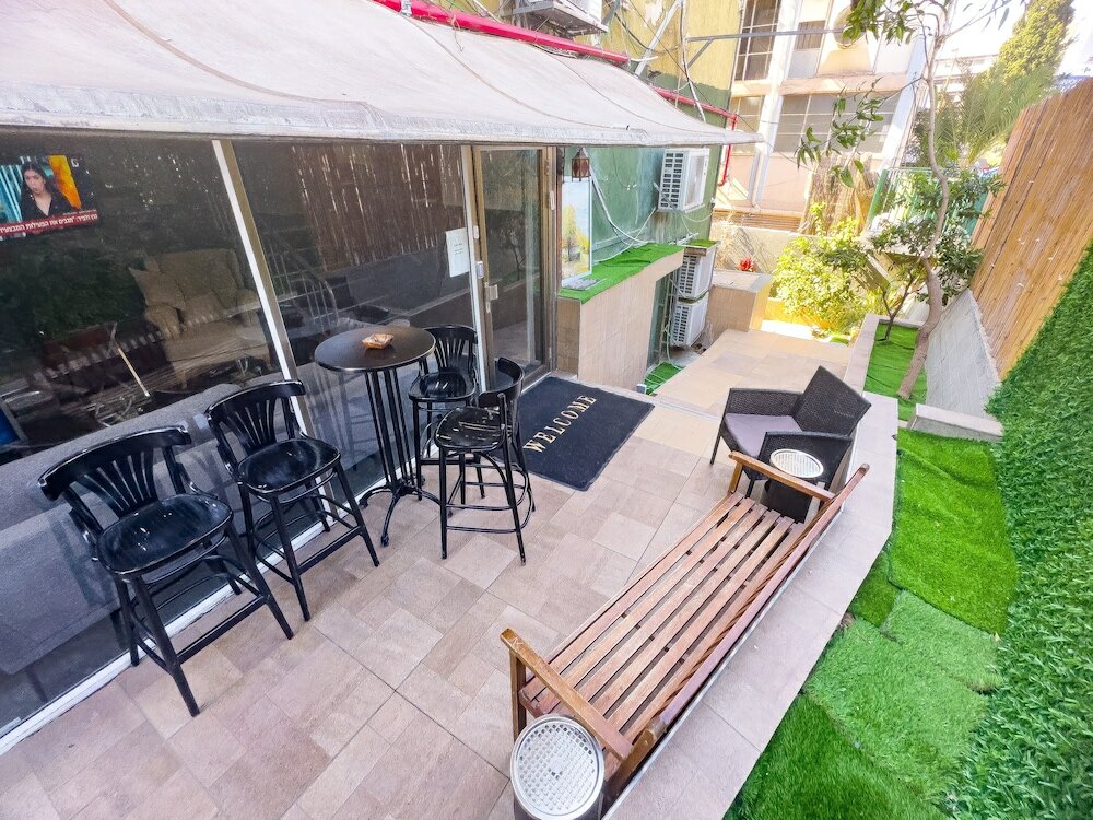 Фото Laguardia Hotel