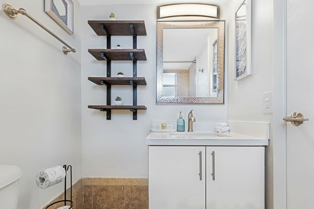 Фото Waterfront condo Studio - Free Parking