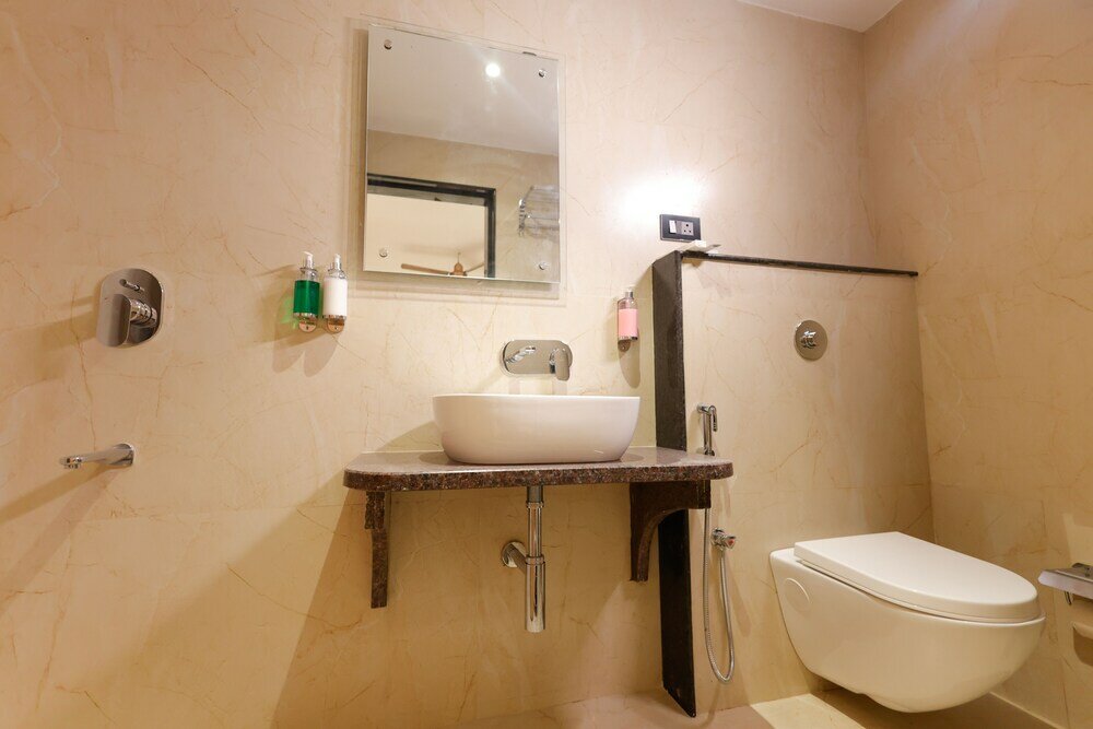 Фото Hotel Sarc Inn