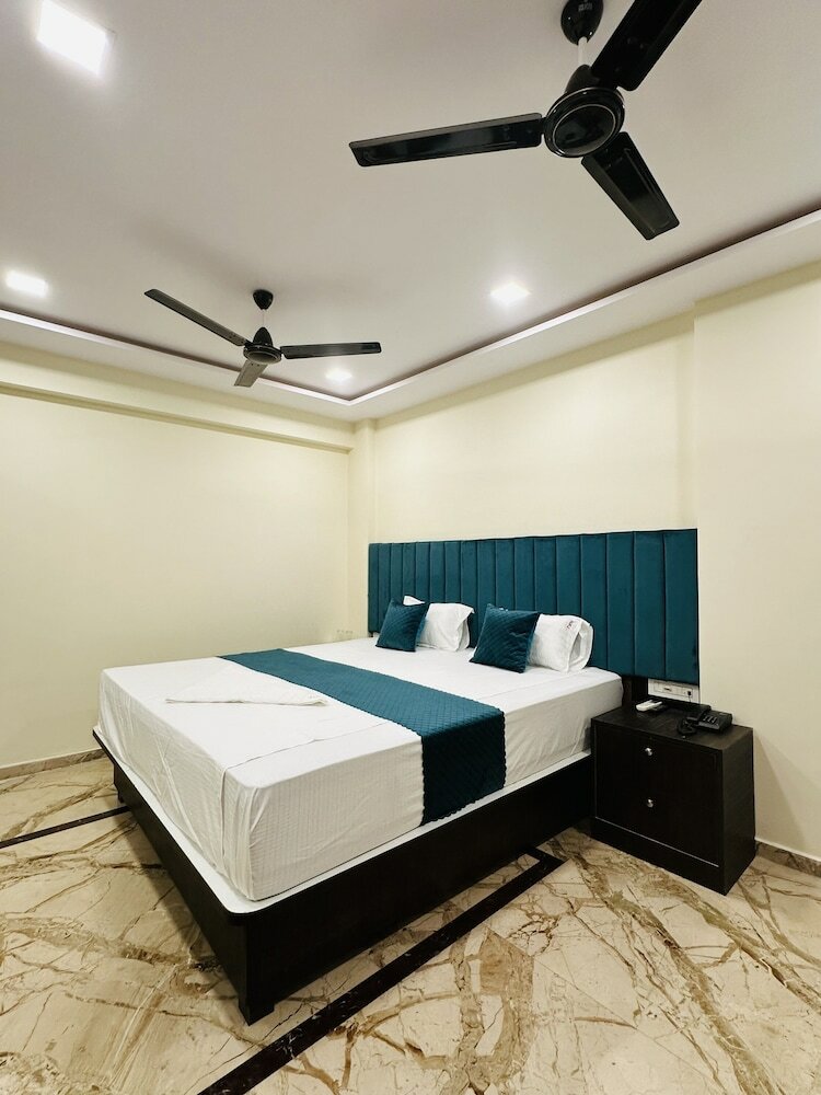 Фото Hotel Classio Inn - Kokilaben Hospital