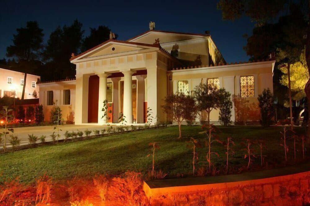 Фото отеля 2