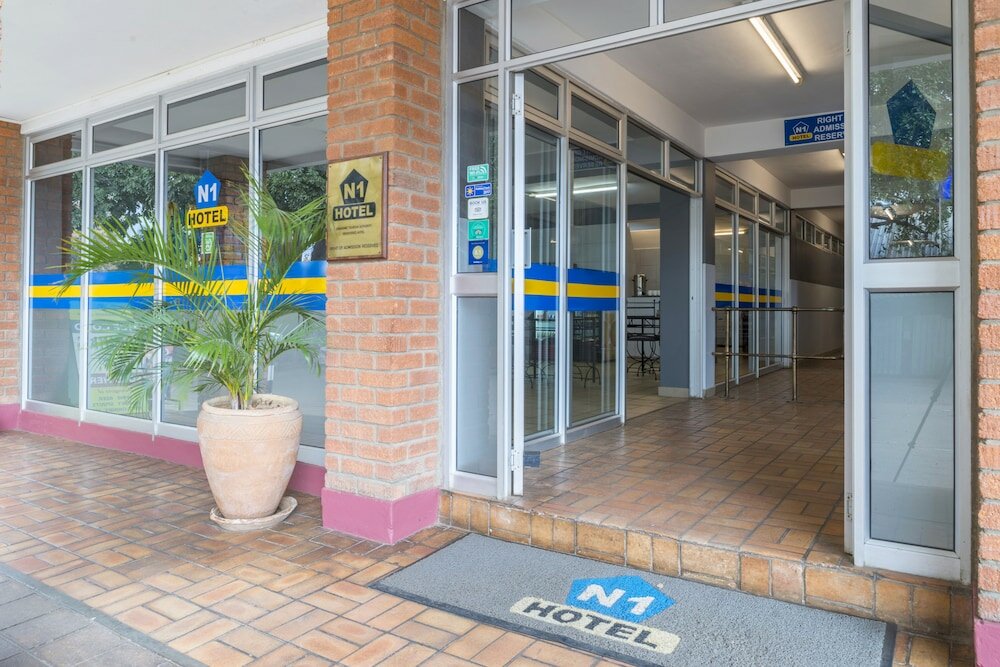 Фото The N1 Hotel & Campsite Victoria Falls