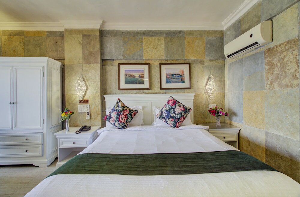 Фото Ravine Hotel