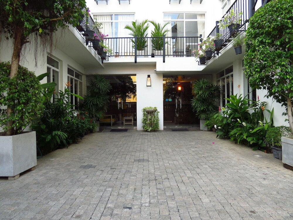 Фото отеля 1