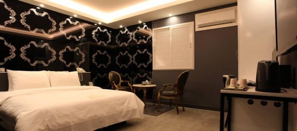 Фото S-Petite Hotel