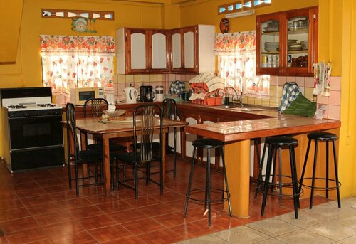 Гостиница Villa Shalom Guest House в Порт-оф-Спейн