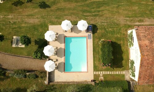 Гостиница Tenuta Torre Rossa Farm & Apartments в Импрунете