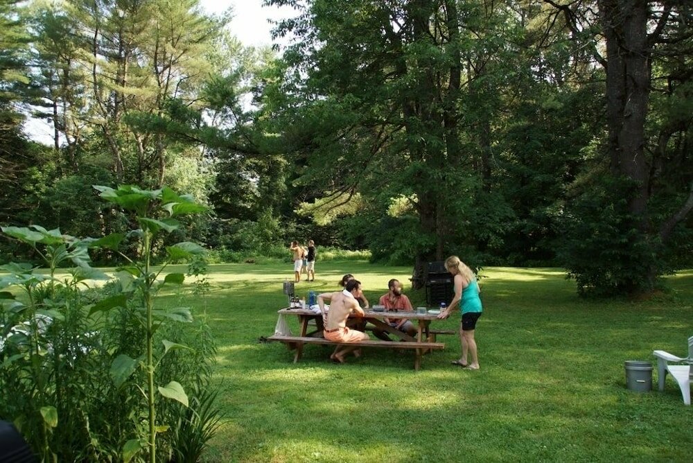 Фото Saratoga Garden Motel