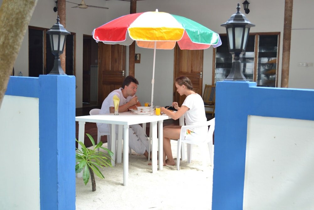 Фото Fulidhoo Laperla Guesthouse