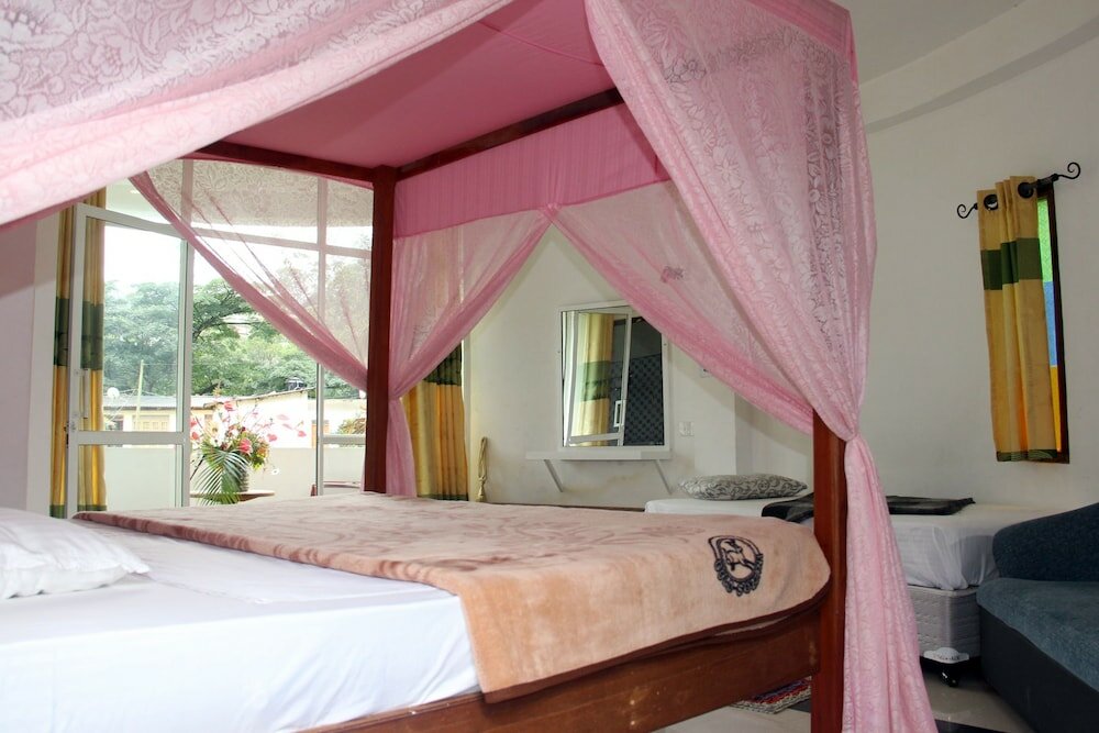 Фото White House Adam's Peak