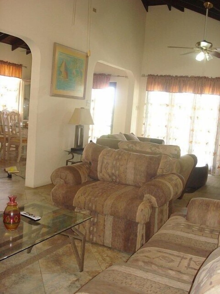 Фото Croton Studio at Sungold House Barbados