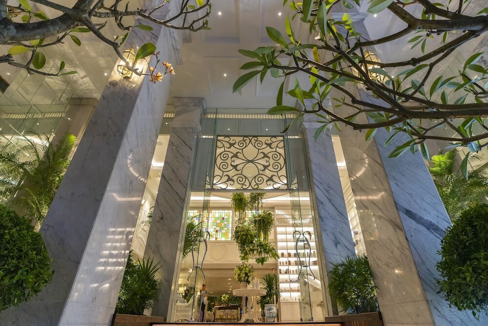 Фото Au Lac Charner Hotel