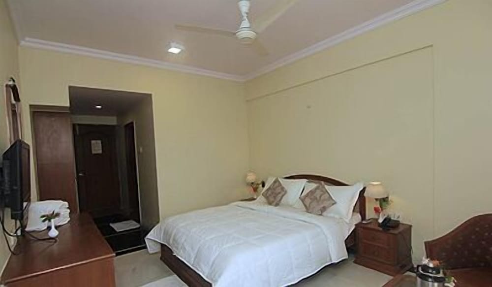 Фото Hotel The Metropole