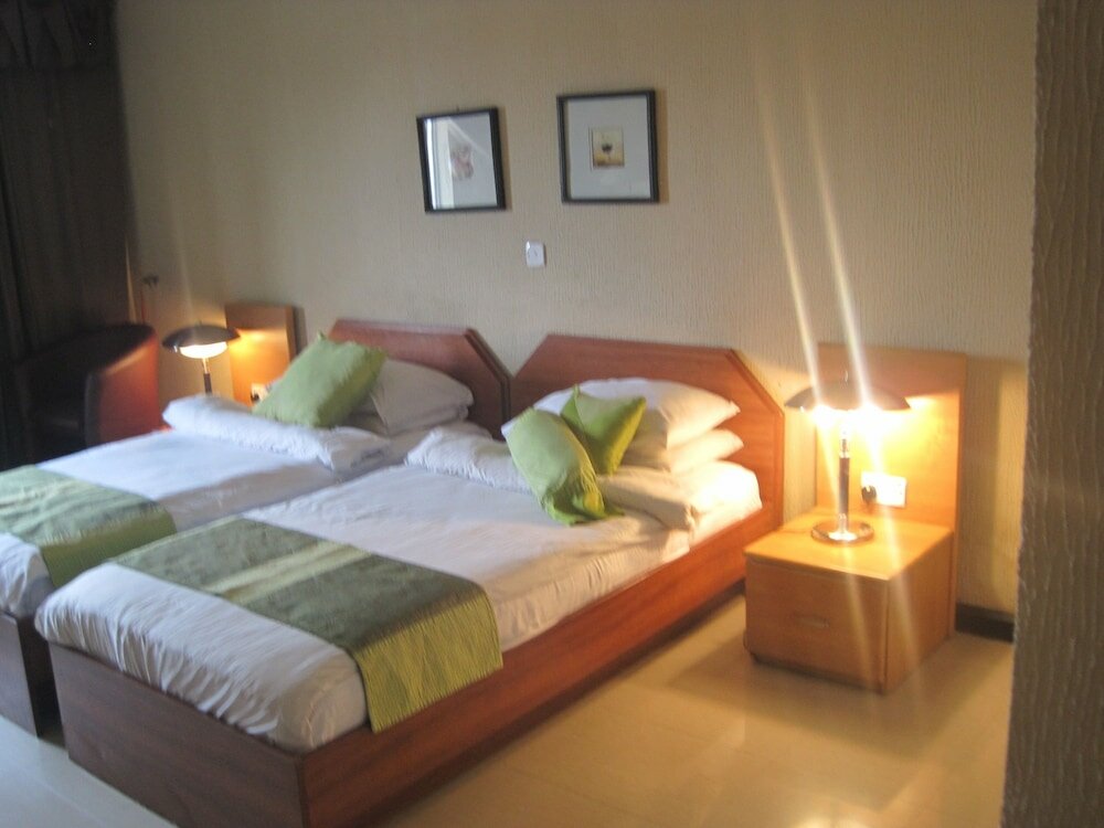 Фото Axari Hotel & Suites