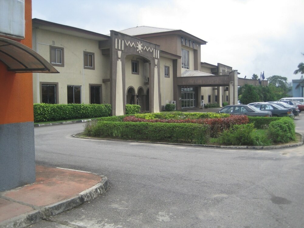 Фото отеля 1