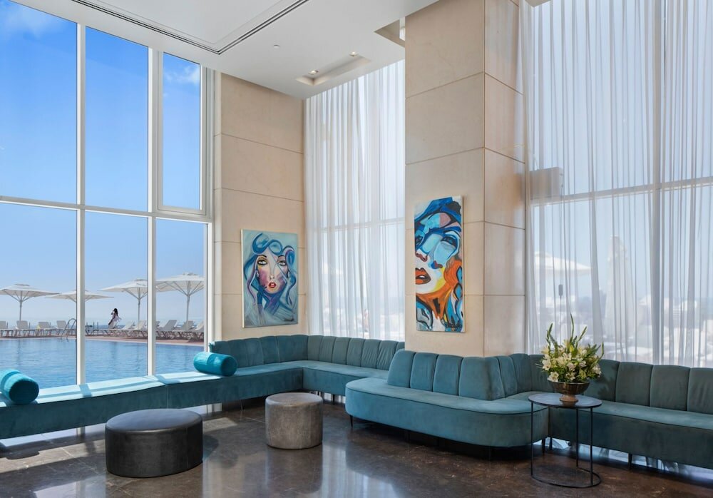 Фото Island Suites Hotel