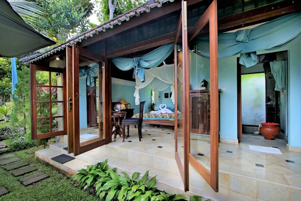 Фото The Mahogany Villa