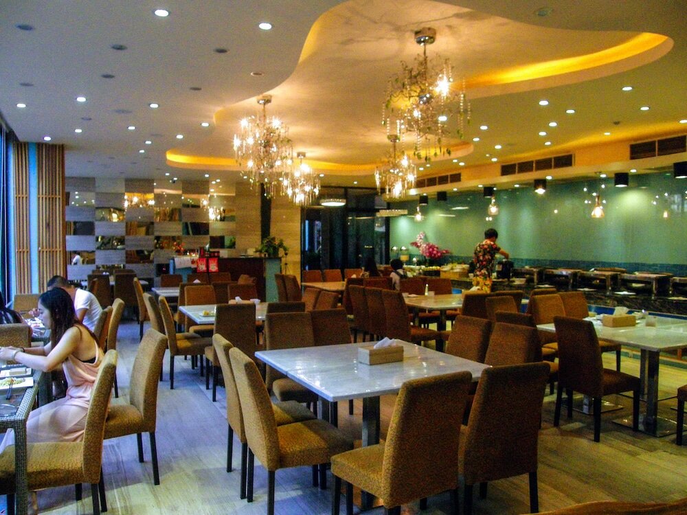 Фото D Day Resotel Pattaya