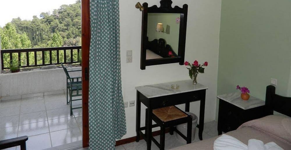 Фото Daphne Hotel