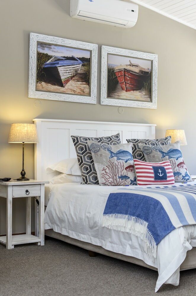 Фото Admiral's Lodge Guest House B & B