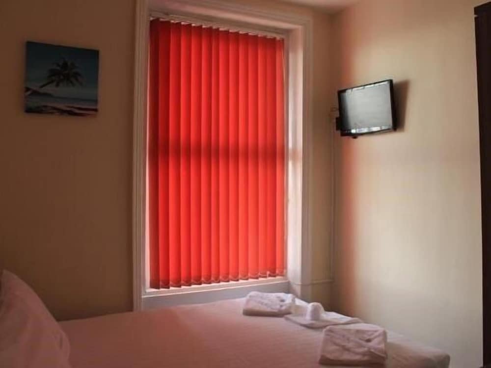 Фото The New Royal Windsor Hotel