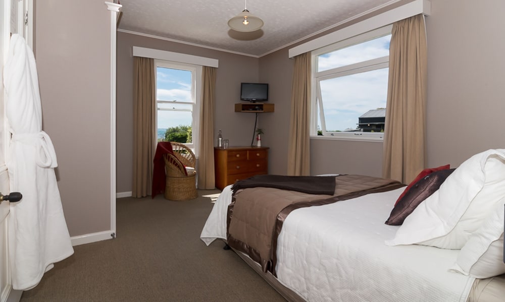 Фото The Point Bed & Breakfast