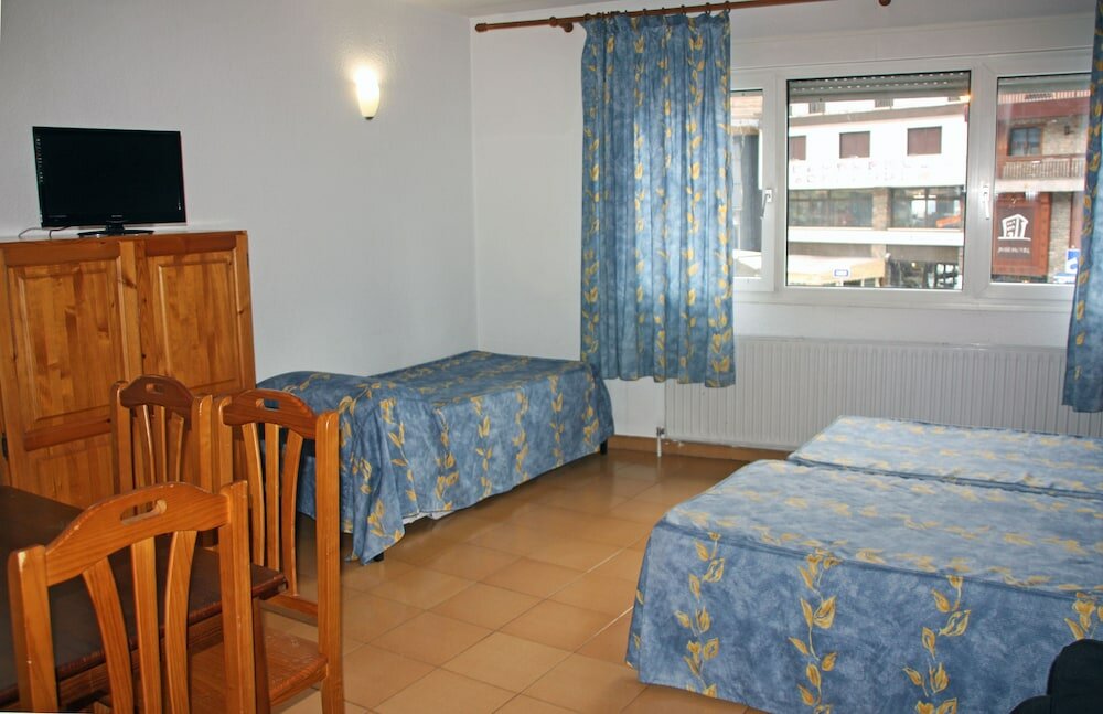 Фото Estudios Cims Pas 3000