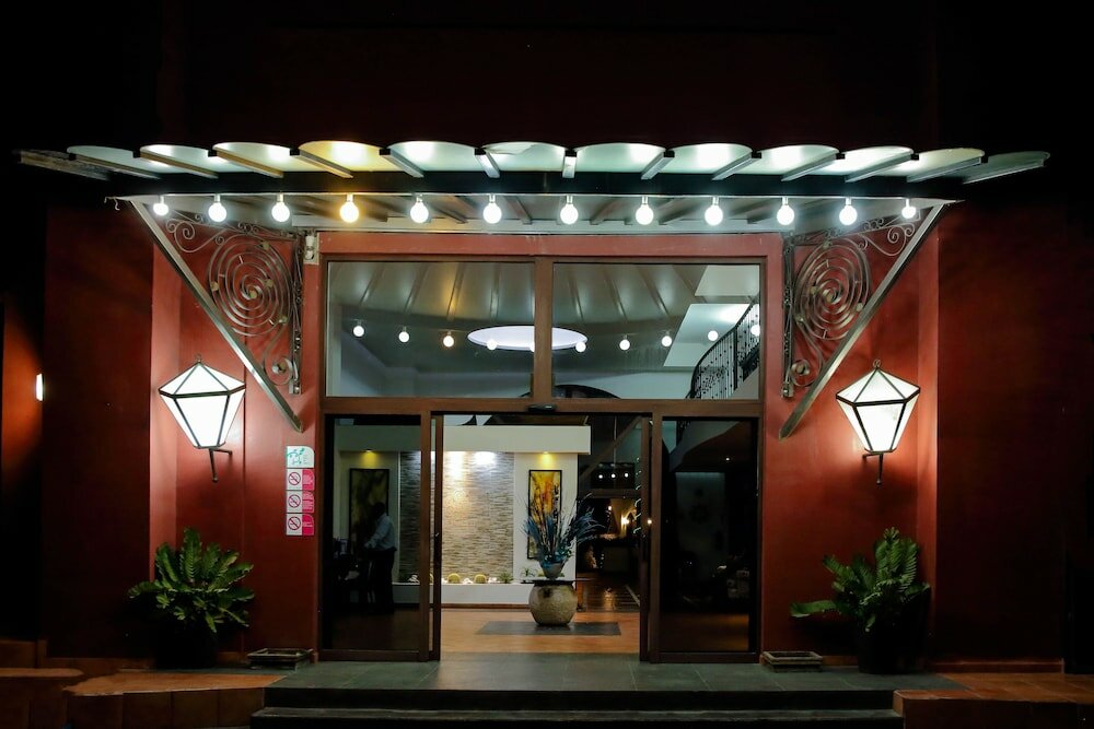 Фото La Posada Hotel & Beach Club