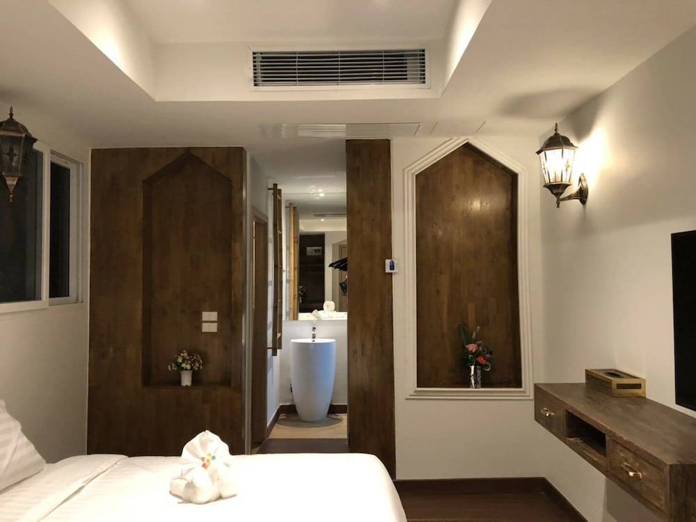 Фото Athena Hotel Bangkok