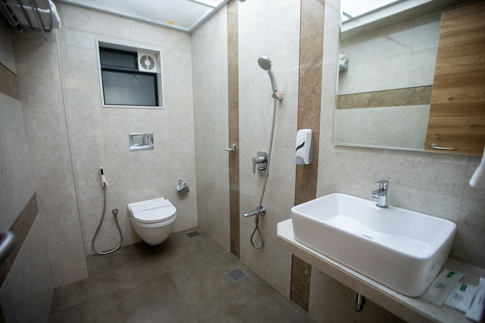 Фото Hotel Naaz Executive Near T2 Airport