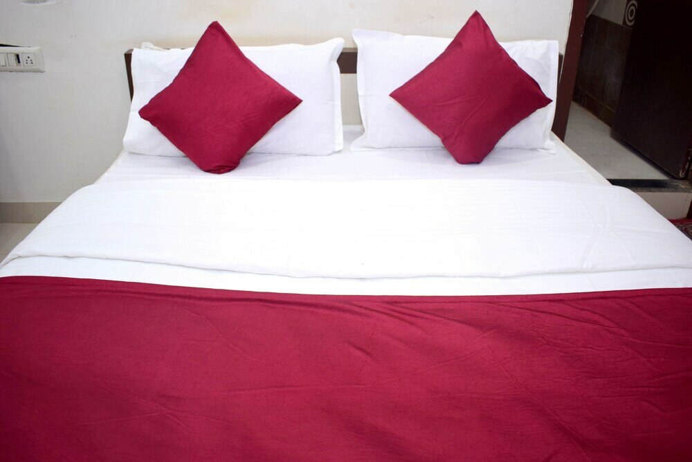 Фото Hotel Surbhi