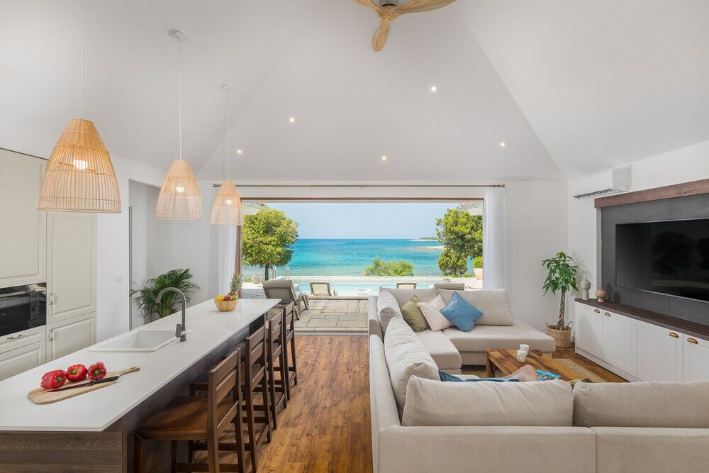 Фото Luxury Beach Villas Porto Bus