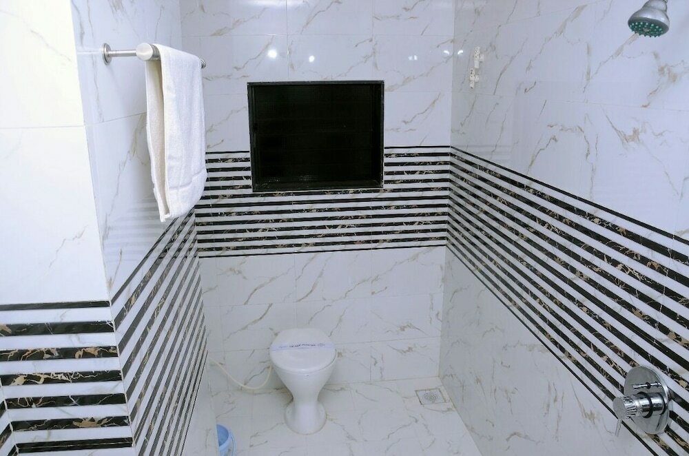 Фото Hotel Surbhi