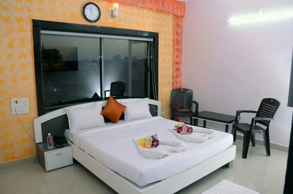 Фото Hotel Surbhi